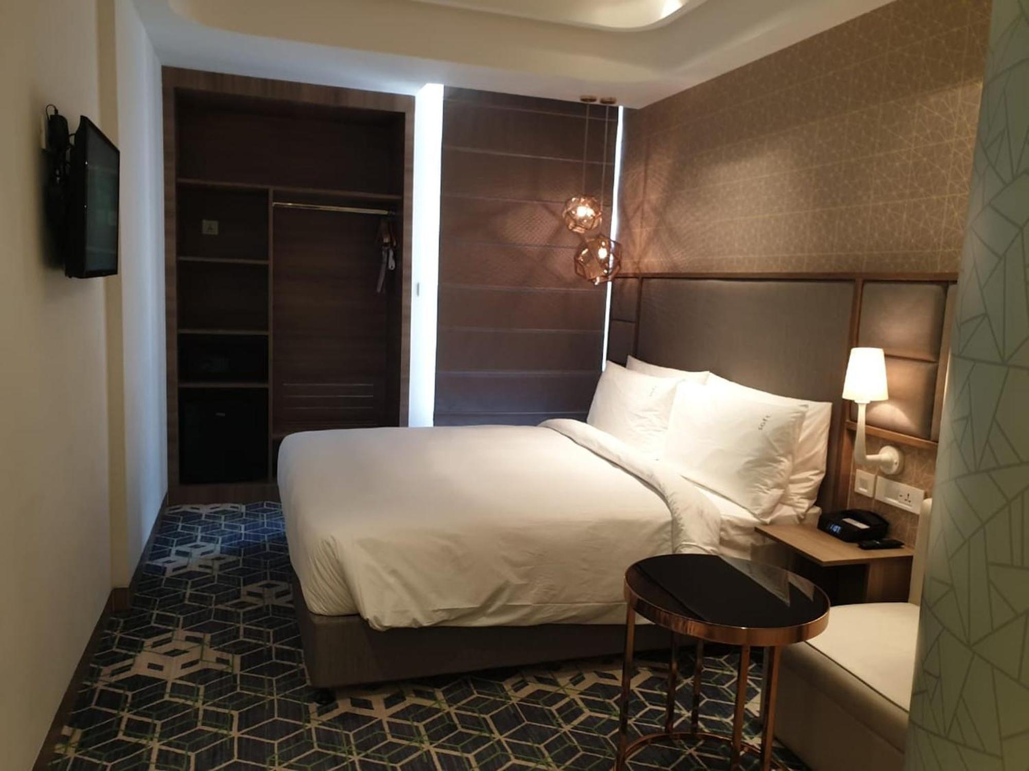 Holiday Inn Gurugram Sector 90 By Ihg Gurgaon Zewnętrze zdjęcie A room at the hotel